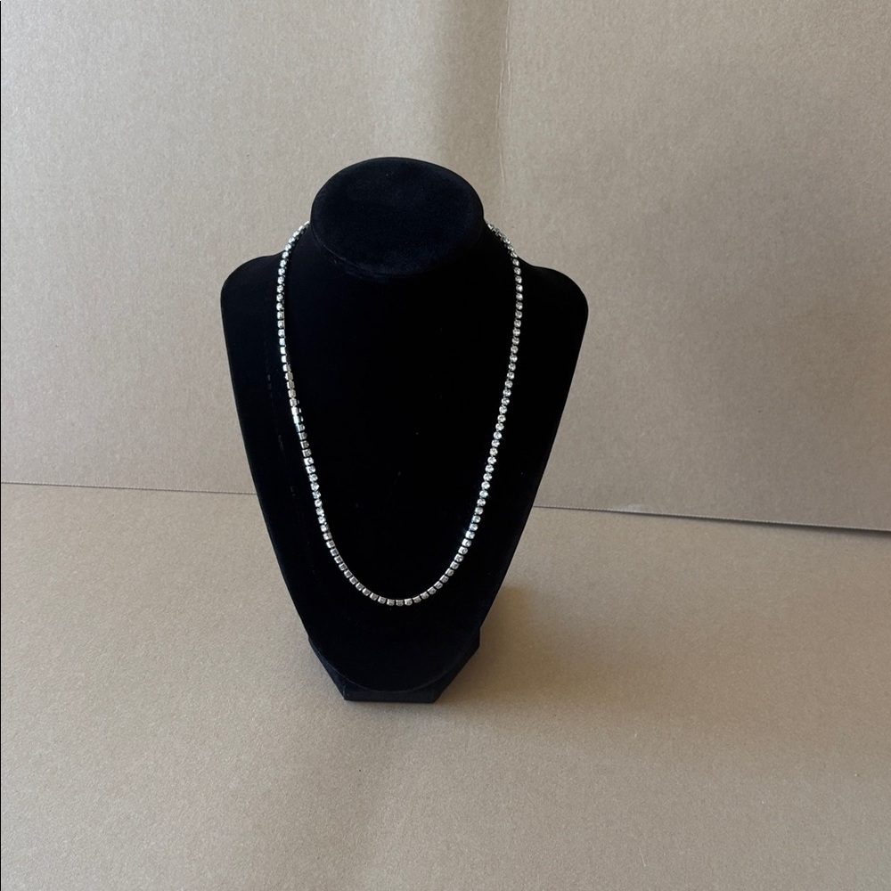 Necklace with GORGEOUS gemstones clasp closure no missing stones!